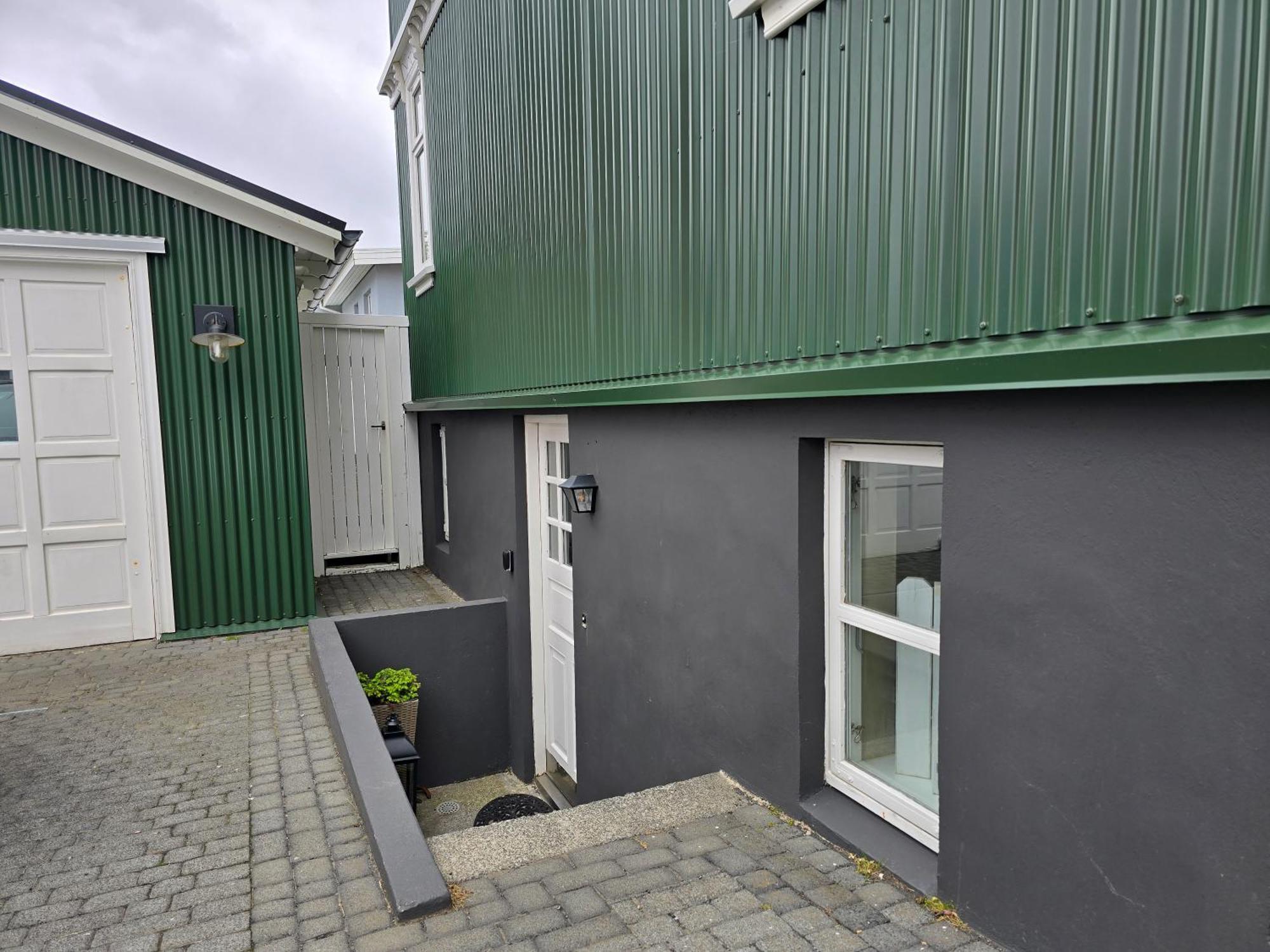 Old Charm Apartment - Keflavik Downtown Esterno foto